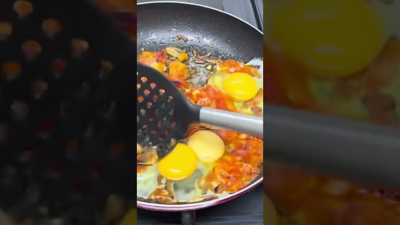 How to cook ugali mayai the right way🤤! #food #cooking #eggs #eggstew #eggsauce #ugalimayai