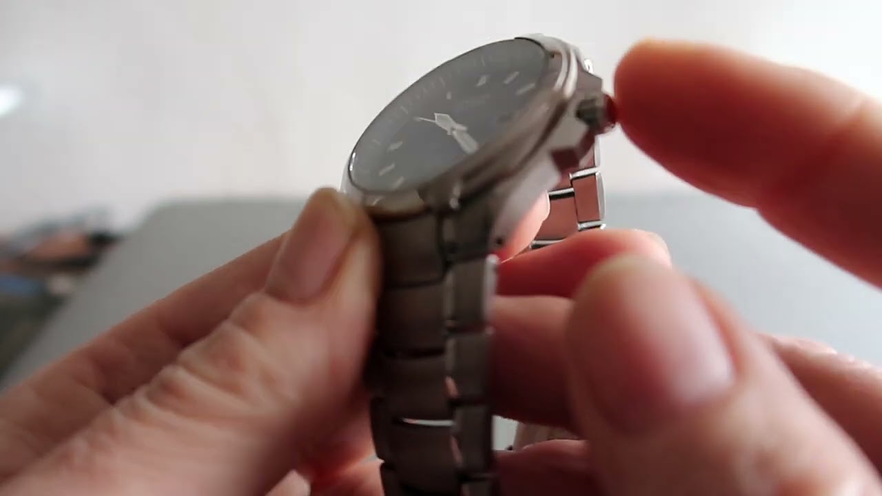 Citizen e111 titanium solar eco-drive
