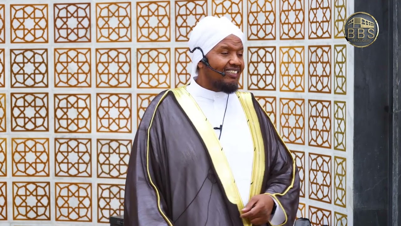 خطيبنا غذا الشيخ المقرئ عبد رشيد على صوفي