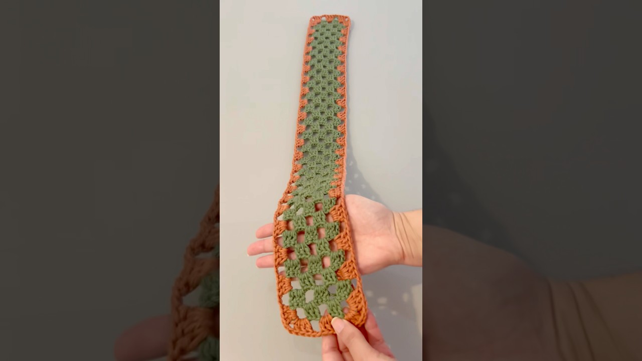 Trilho de mesa retangular em crochê 