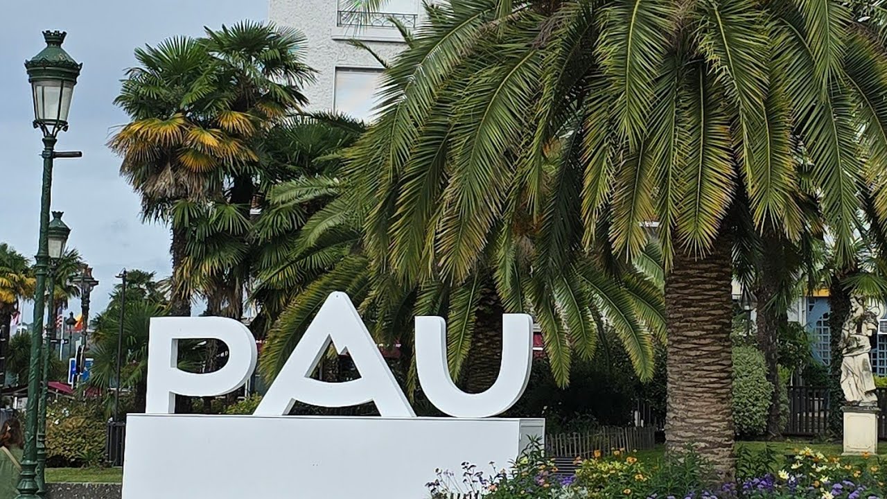Pau 🇫🇷 city in the Pyrenees-Atlantiques