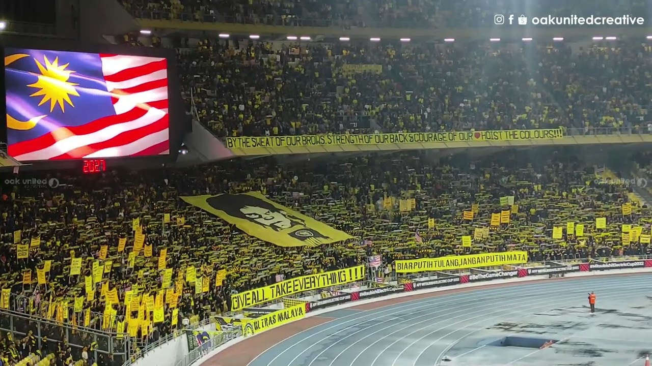 Tifo dan Nyanyian Lagu Negaraku oleh Ultras Malaya | MASvSGP | #AFFMitsubishiElectricCup2022