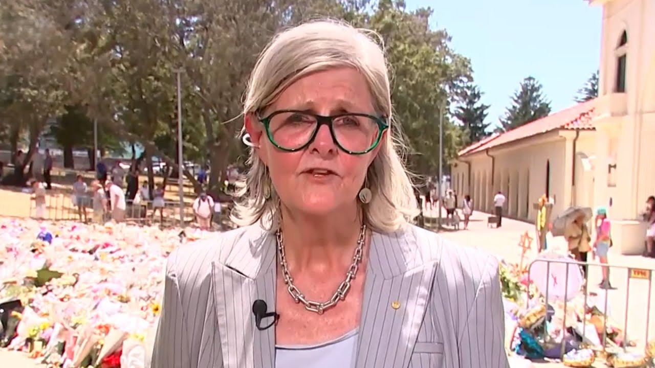 Governor-General: 'Many people telling me I should sack government'