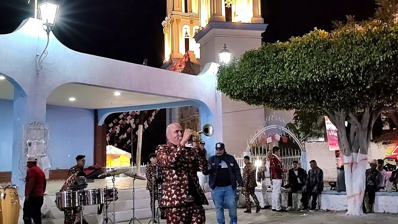 Duelo de Intros BANDA SUPREMA DEL TIBURÓN, BANDA PURO SANTA ROSA, SINAI / Huatzindeo Guanajuato 2023