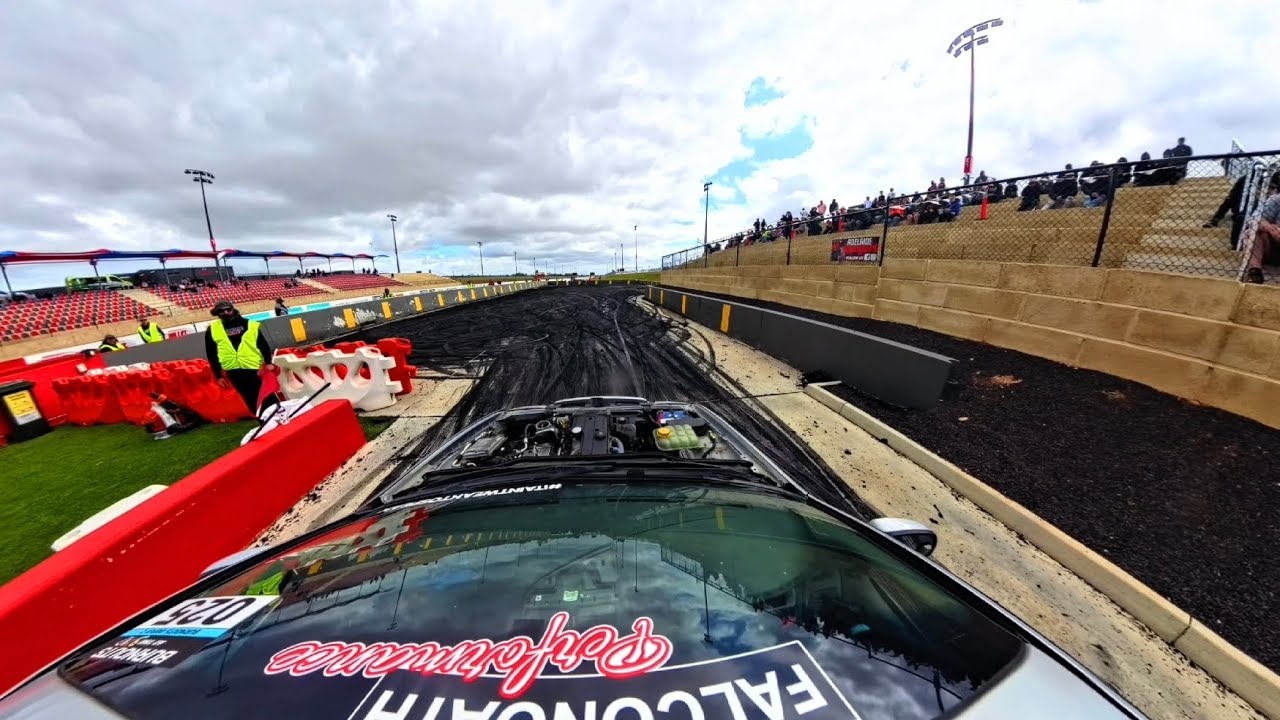 Jump onboard Stuart Haldenby in CPTNSTRAW round 1 at Burnouts at the Bend ☝️