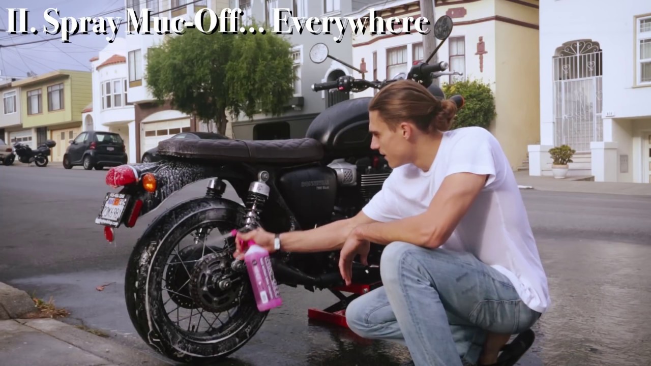 How to Clean Your Motorcycle - The Right Way (Custom 2017 Triumph Bonneville T100 Black)