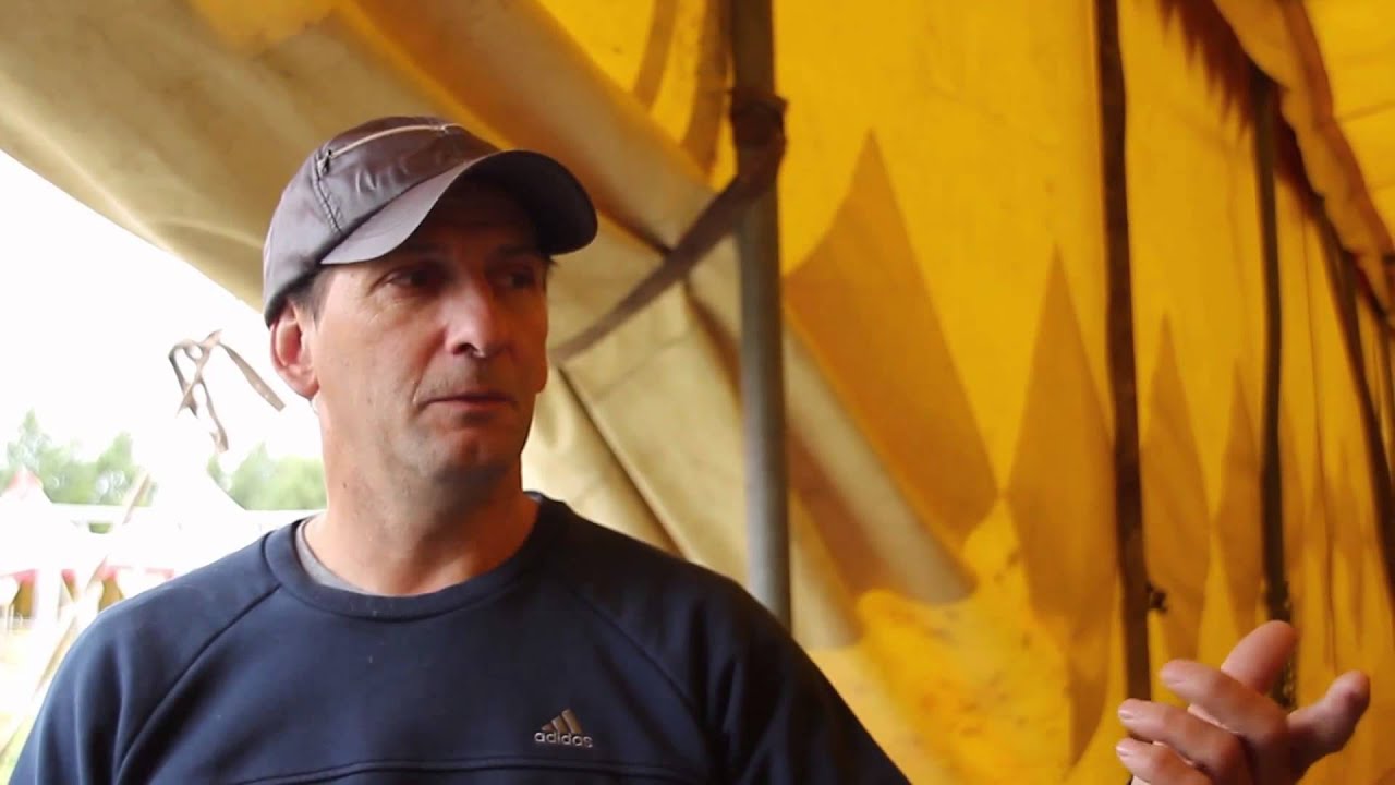 Elefantenhaltung im Circus Voyage