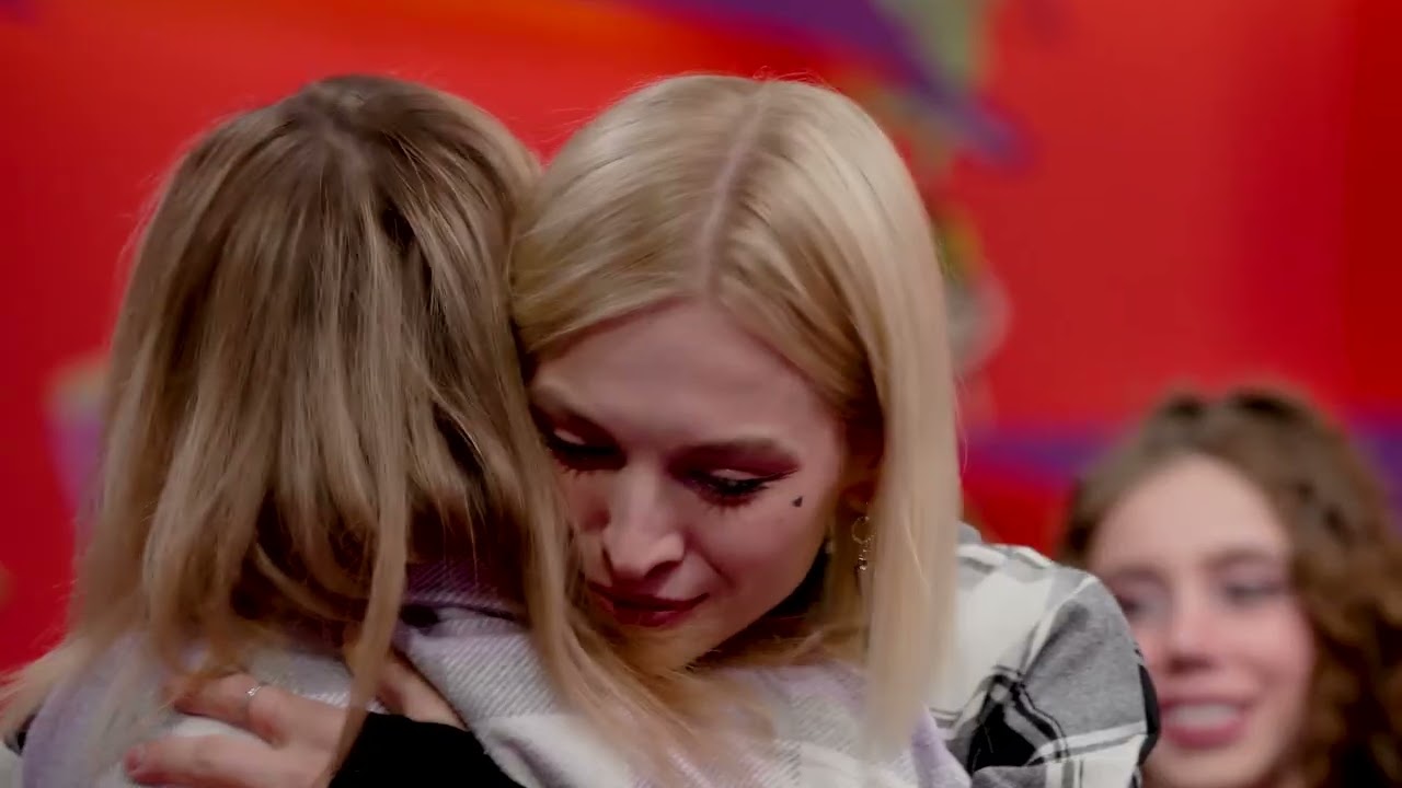 подписчица рожала под сериал Аллен Дуэль и Лия Стеффи!шоу Кросс и Лизогуба.Кто твой подписчик