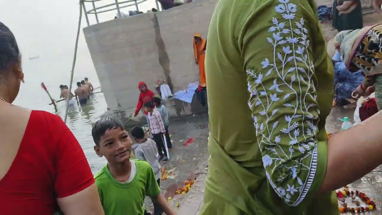 ..मां गंगा की हमारे ऊपर असीम कृपा बनी रहे हमारे साथ ही साथ आप लोगों के ऊपर भी बनी रहे... 💐💐🙏🙏