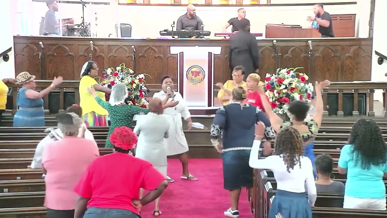Announcements That Never Happened ..... Praise Break