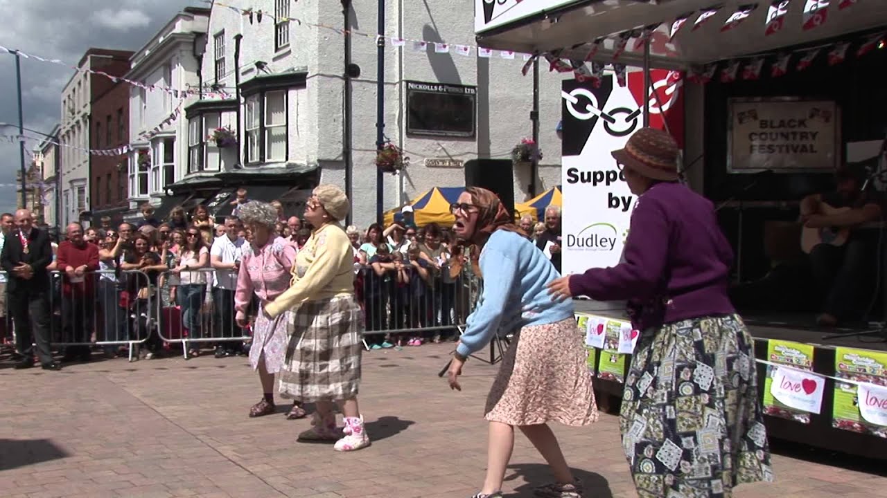 Dancing Grannies - FIZZOGS in HD Facebook Phenomenon!!! @ Stourbridge Carnival 2014