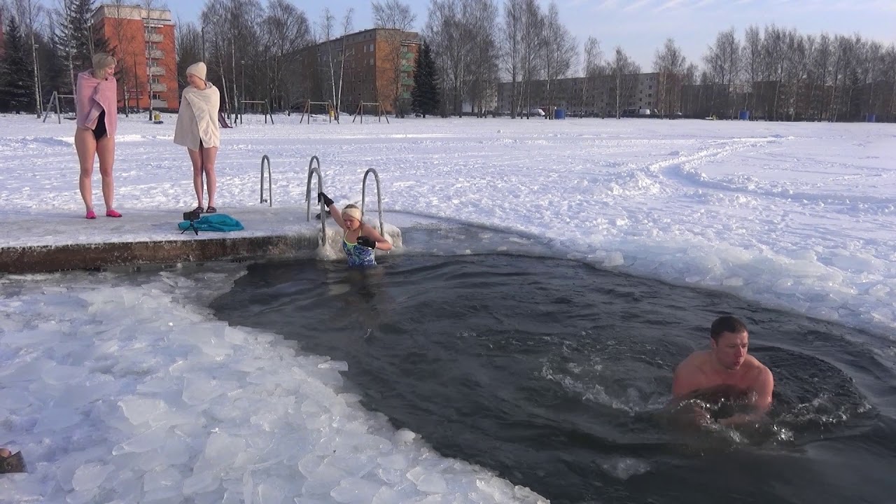 Winter bathing with ladies at -18C