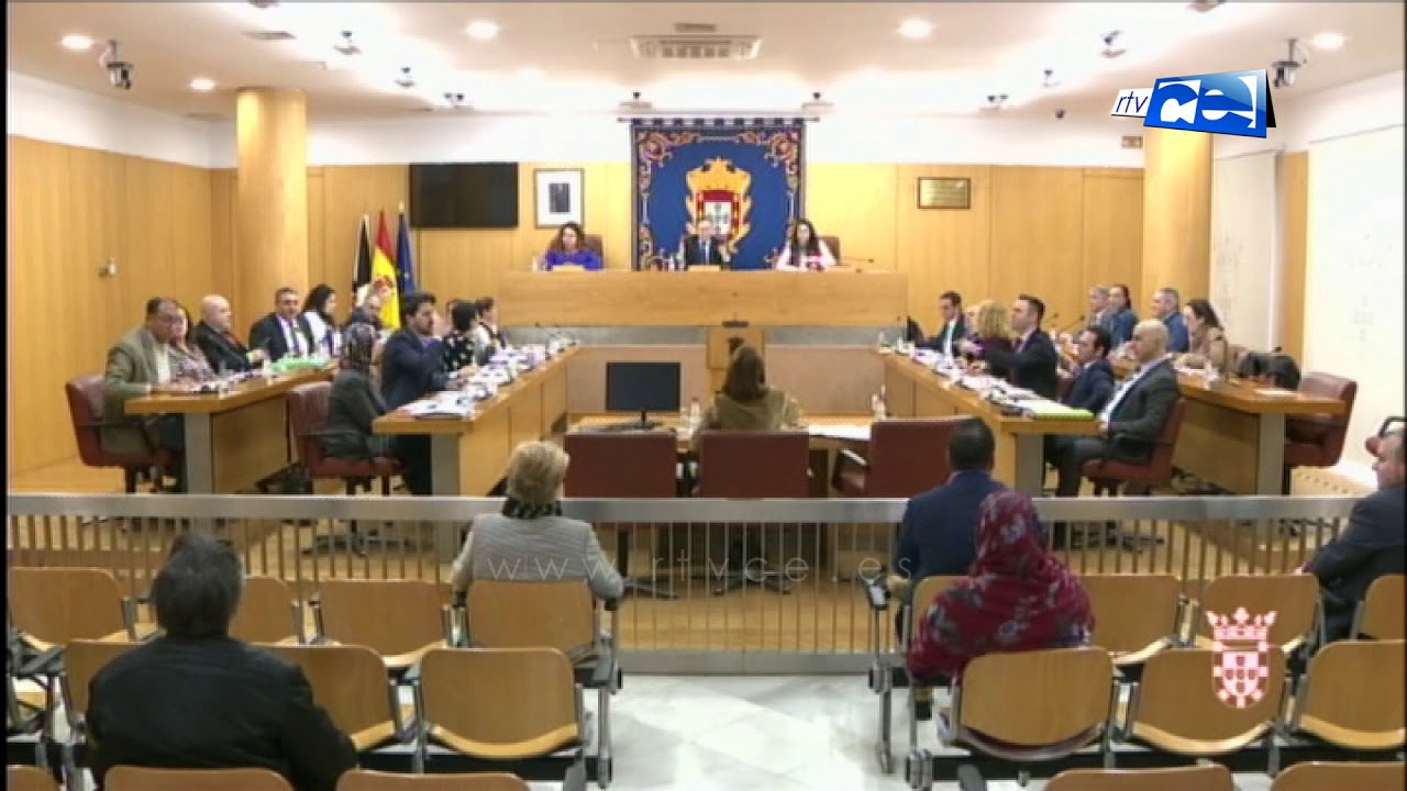 Suspendido el pleno tras el enfrentamiento entre Ali y Enríquez