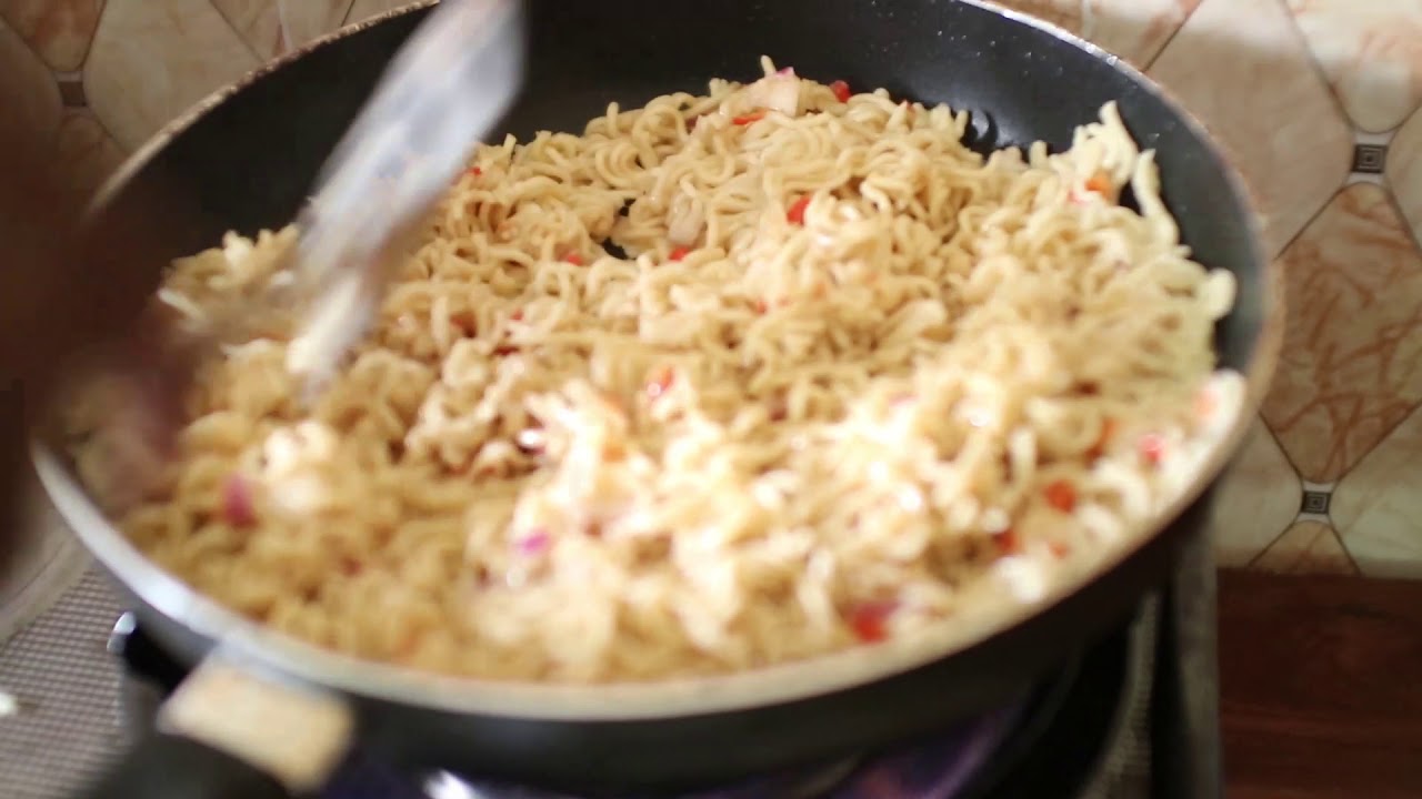 HOW TO PREPARE ABOKI FRIED NOODLES. (Indomie)