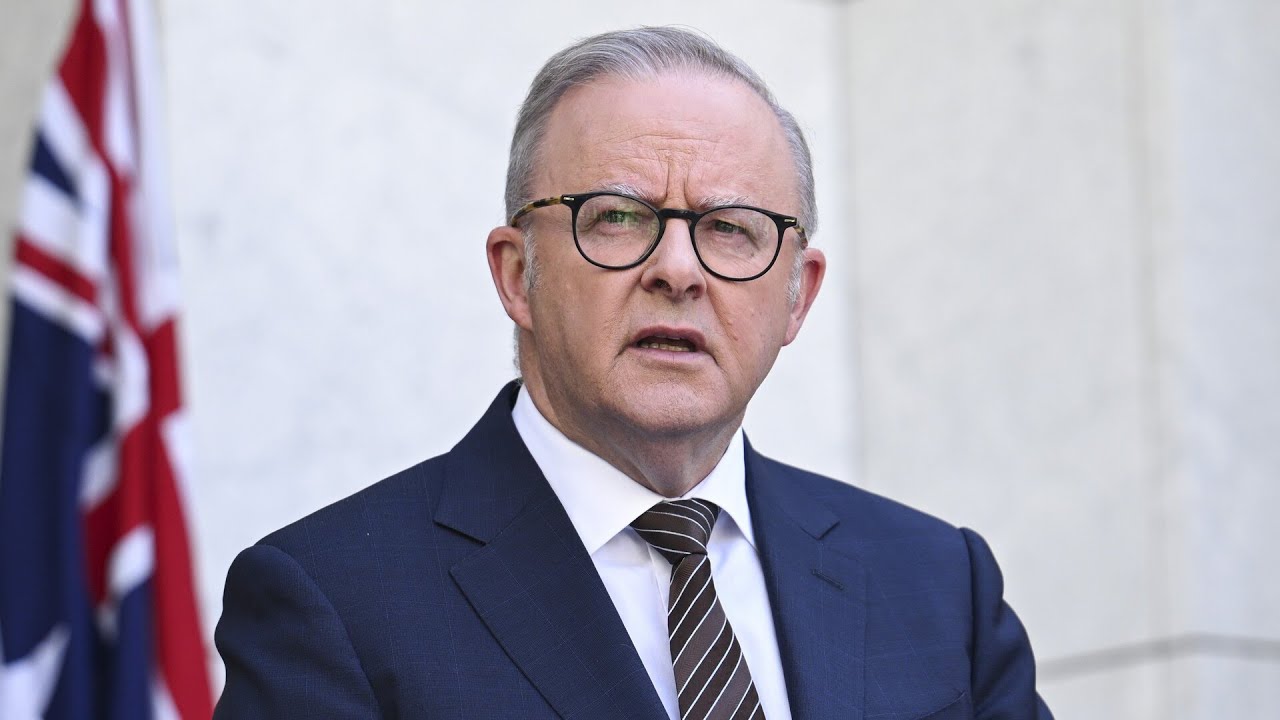 PM continues to dodge questions on Islamic extremism