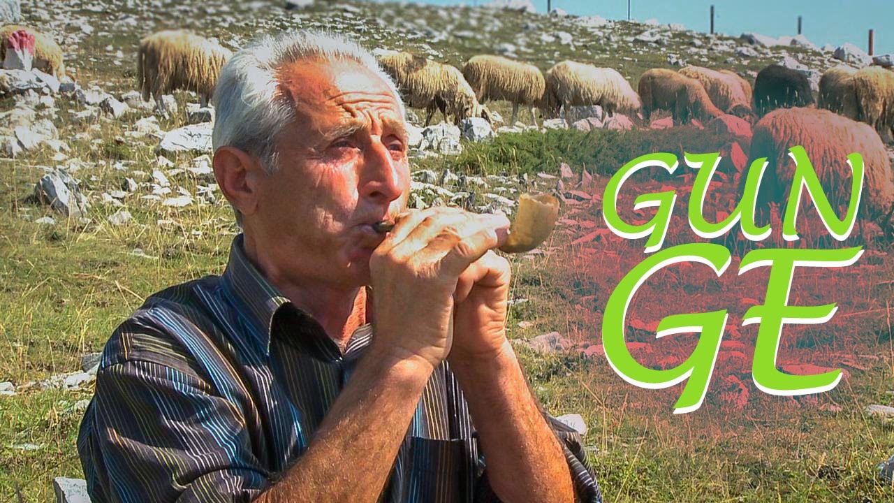 Crnom Gorom: GUNGE, sviranje instrumenta - Playing a Gunge instrument HD