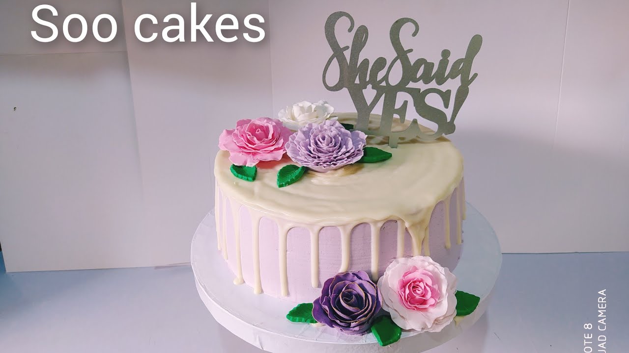 تزيين تورتة الخطوبه بدون عجينه سكر  بشكل رقيق مع عمل جناش الشوكولاتة  البيضاء engagement cake#