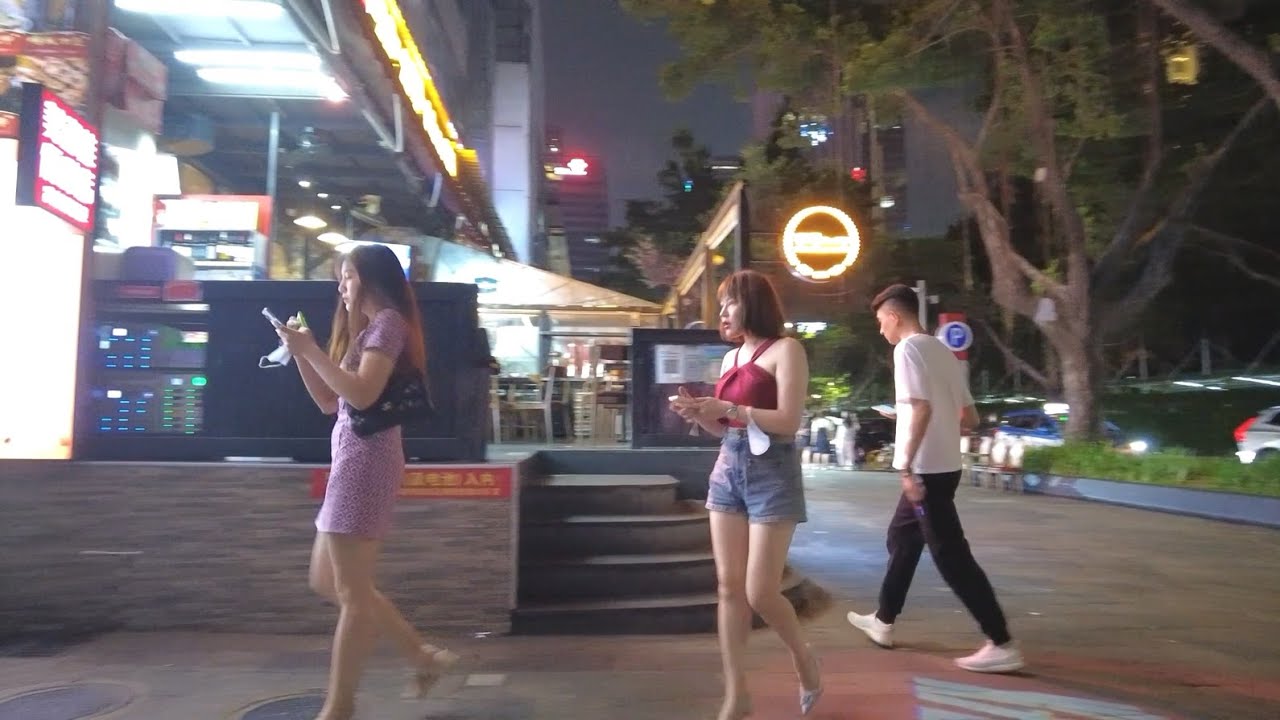 深圳酒吧街 年轻人的夜生活丰富多彩