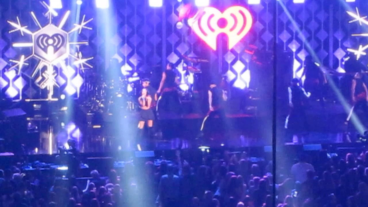 Ariana Grande - Be Alright Z100 Jingle Ball 2016 MSG Live