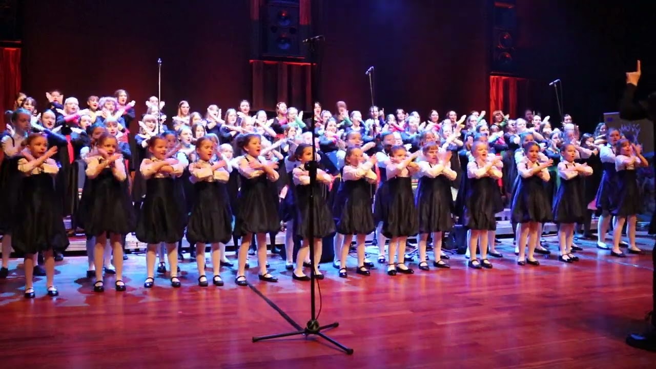 Chór Dziewczęcy Skowronki - Małe Skowronki, Skowroneczki i Skowronki
