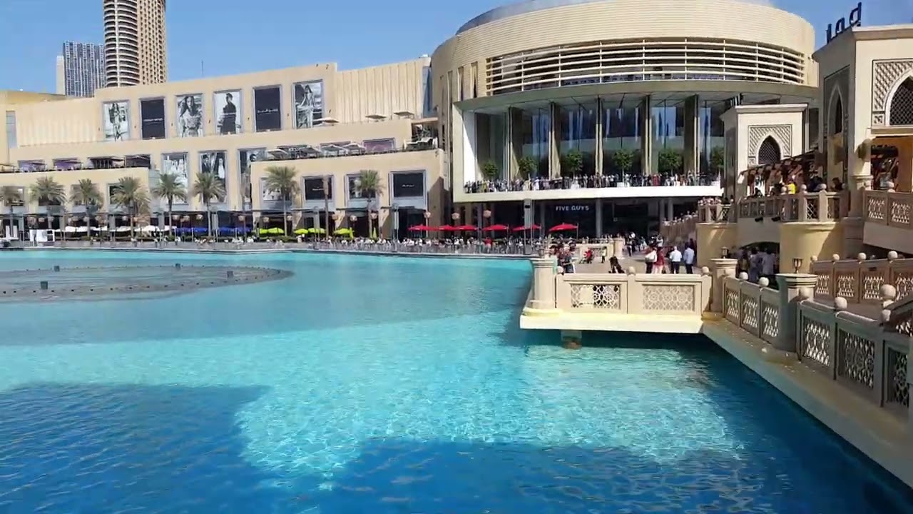 La fuente del Burj Khalifa. Dubai. EAU