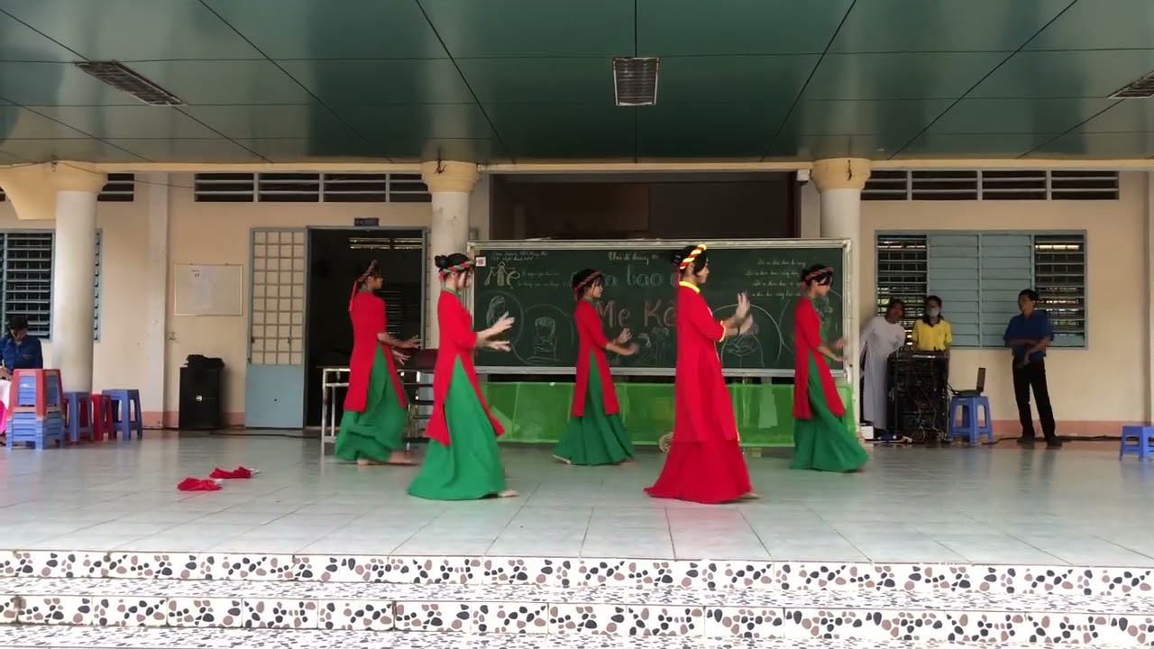 Múa chưa bao giờ mẹ kể | nhóm múa | tri ân ngày 20/10 | THPT Mang Thít