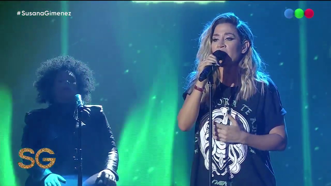 Jimena Barón canta 