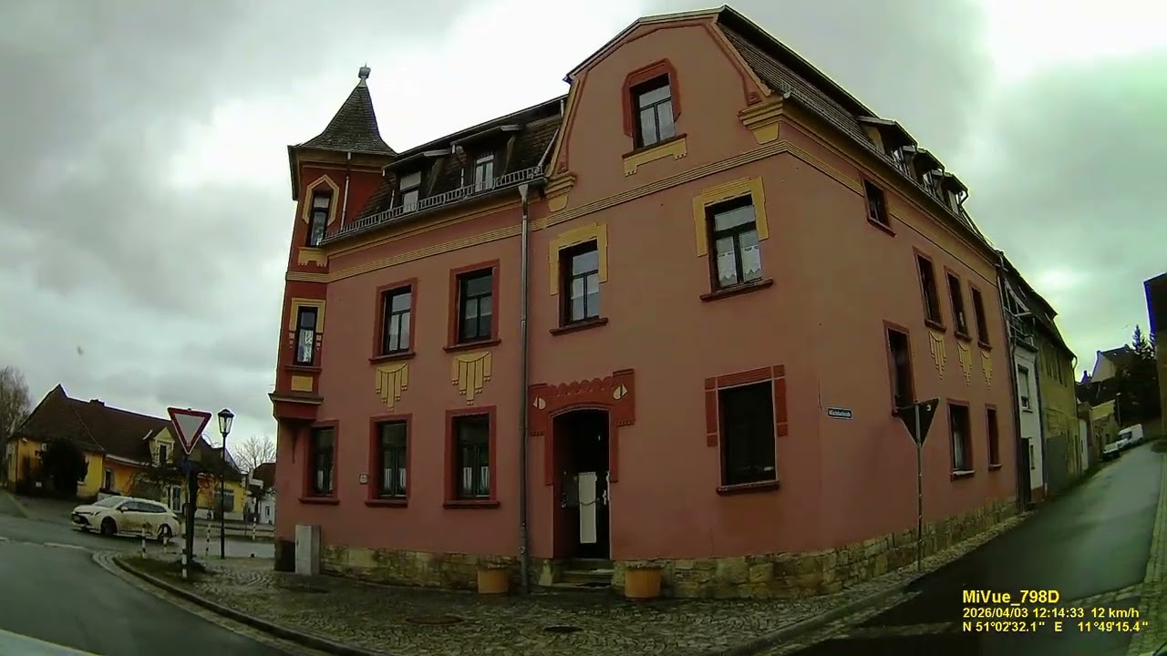 D: Stadt Schk&ouml;len. Saale-Holzland-Kreis. Rundfahrt durch die Stadtmitte. April 2026