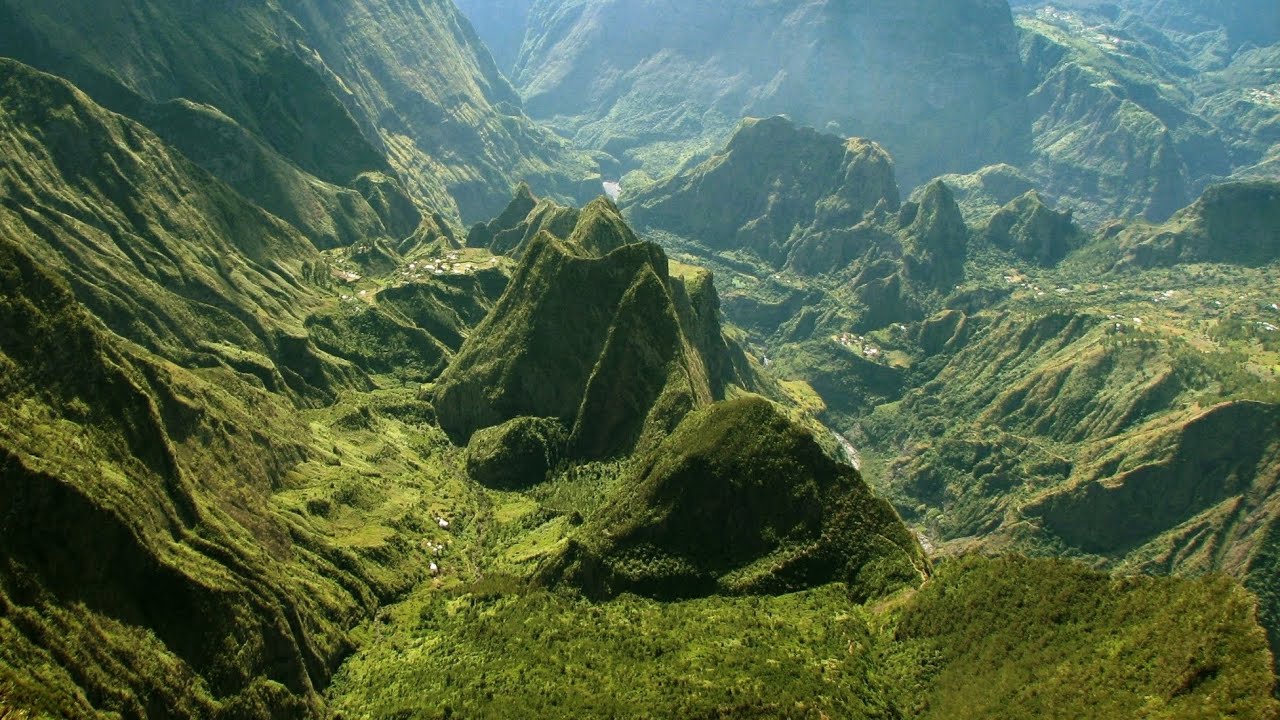 Flight over the Island of La Reunion in a weedhopper