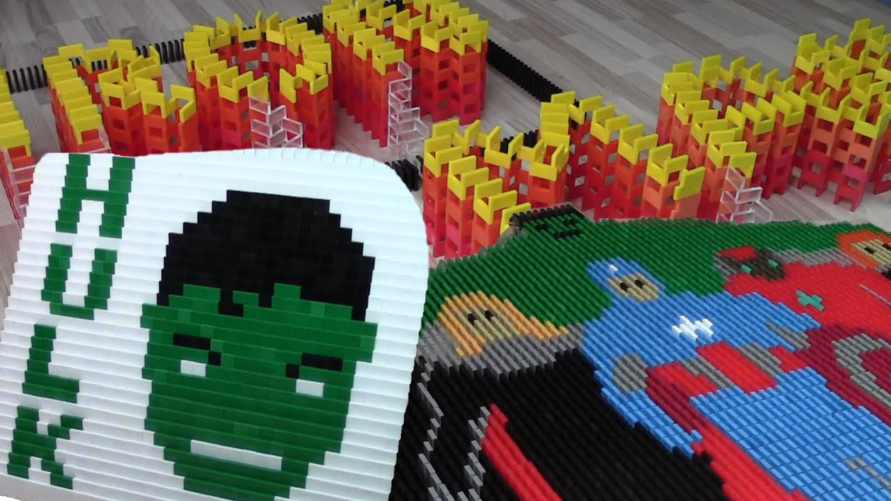 MARVEL in 20,000 Dominoes (with DominoERDMANN)