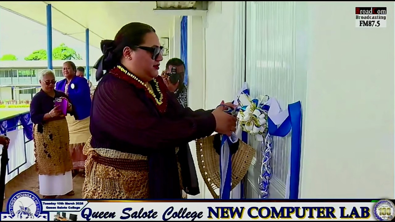 QUEEN SALOTE COLLEGE COMPUTER LAP
