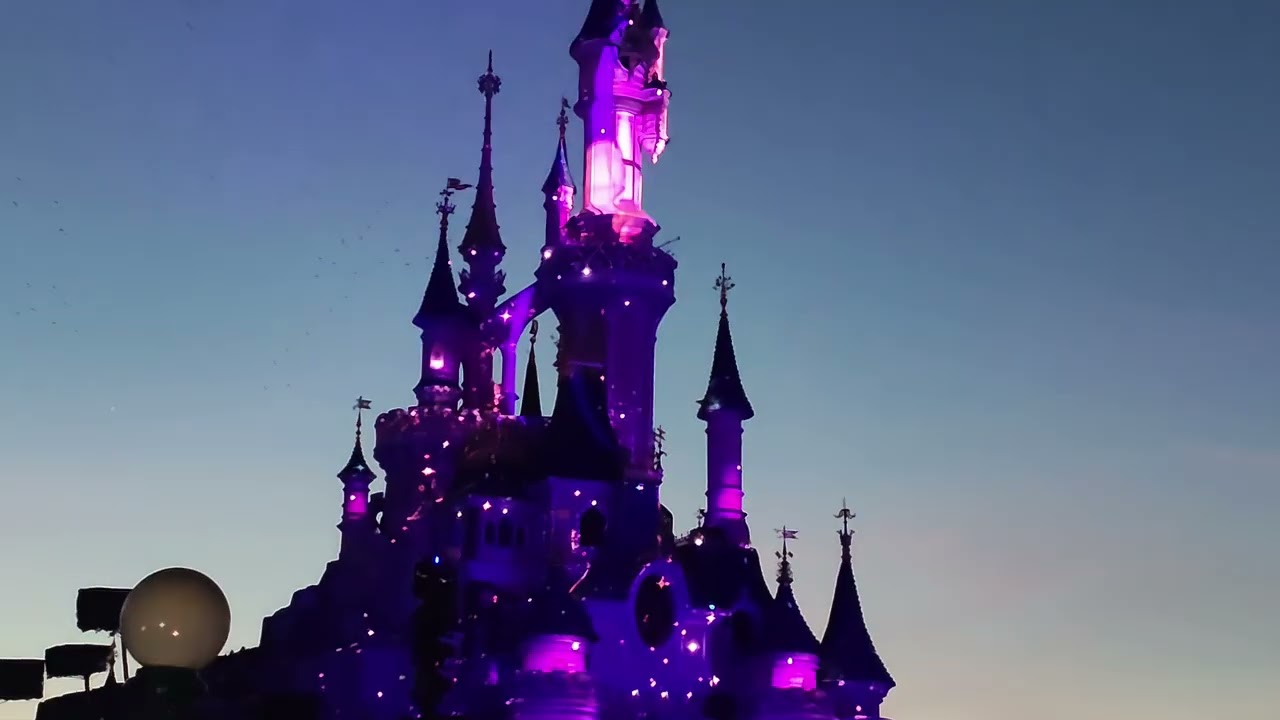 E16 - Disneyland Paris 2025 (End of Day Fireworks) - 4k