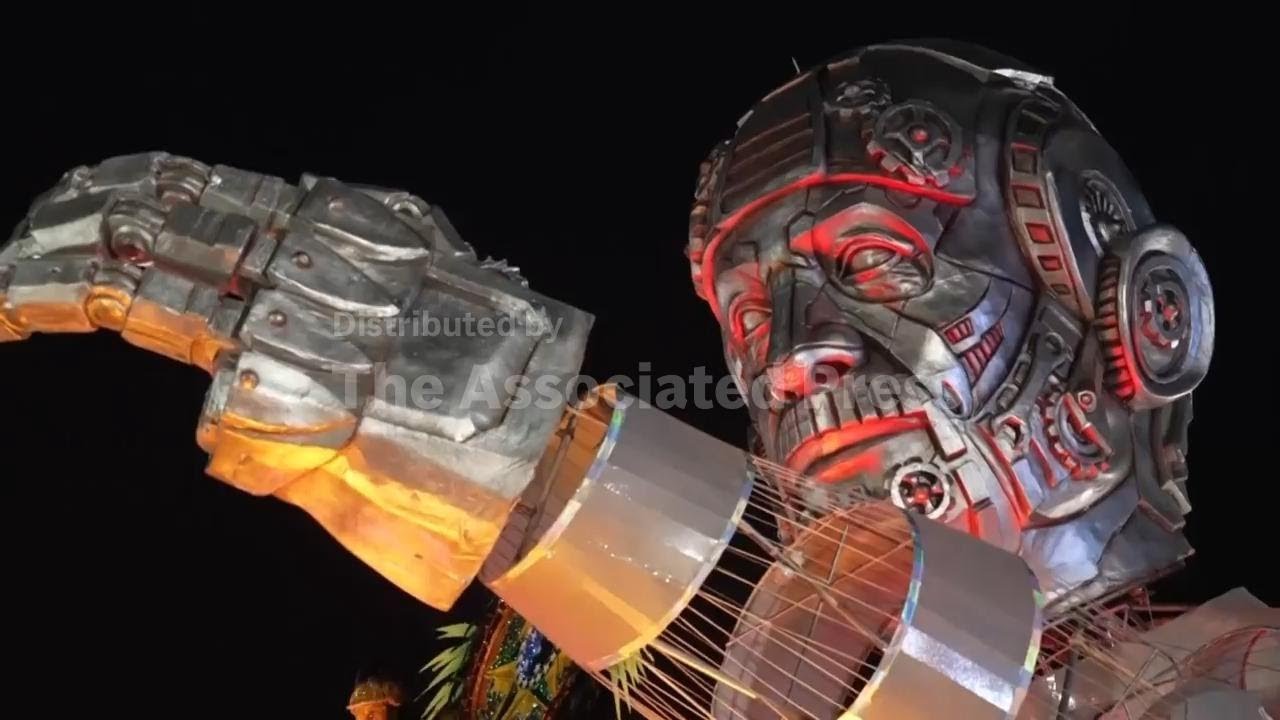 Brazilian President Lula gets image boost at Rio Carnival, but also faces legal risks