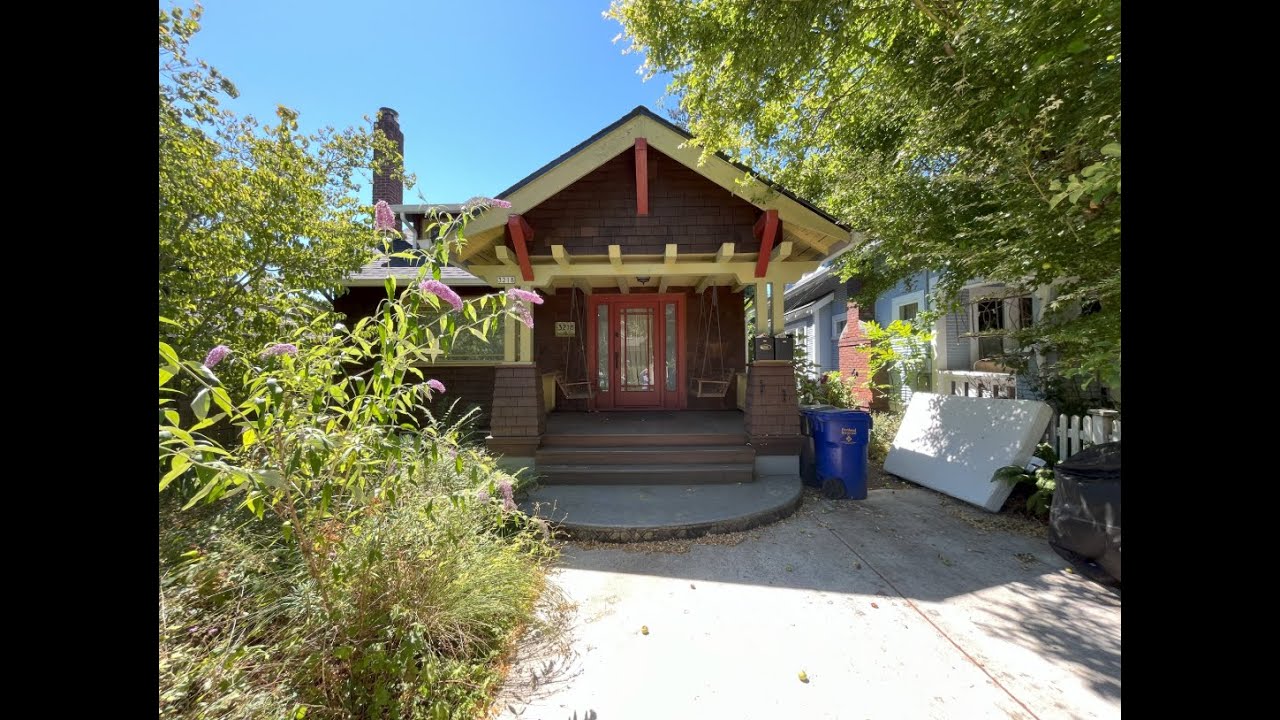 House For Rent: 3218 SE Tibbetts St #A Portland, OR 97202