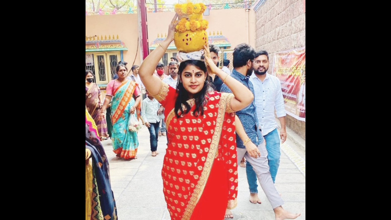 Bigg Boss 8 Telugu Contestant Soniya Akula Real Life Photos