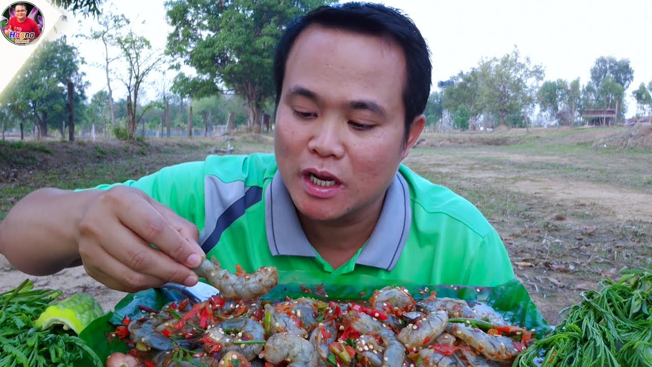ตำกุ้งสดยอดชะอม เข้มข้นเนื้อฉ่ำๆ แซ่บๆ สะใจ ชมบรรยากาศหลังฝนตกยามแลง