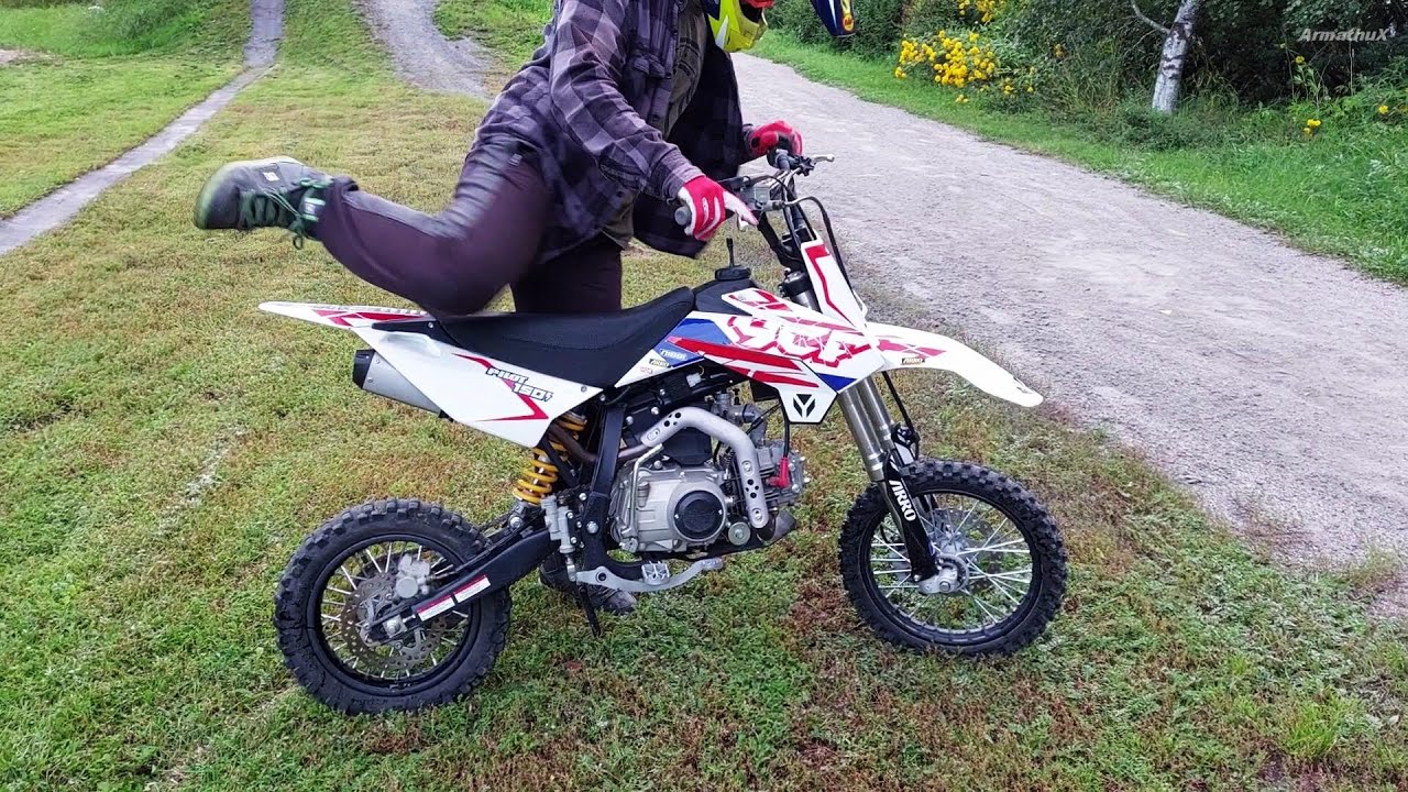 YCF F150E Pilot - PitBike Coldstart & Power Wheelies