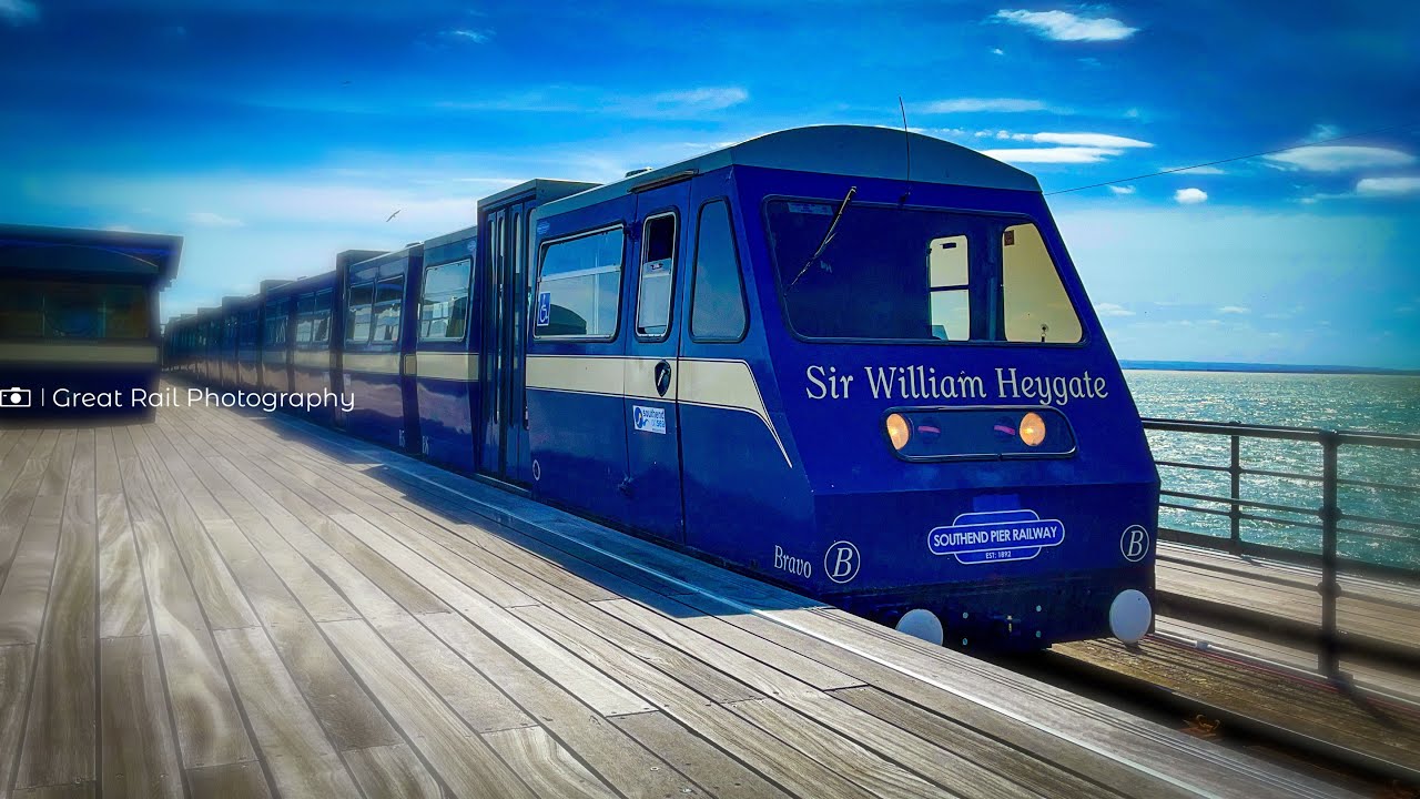 S5 | The Southend Pier Trains | Travelling on both New and old!