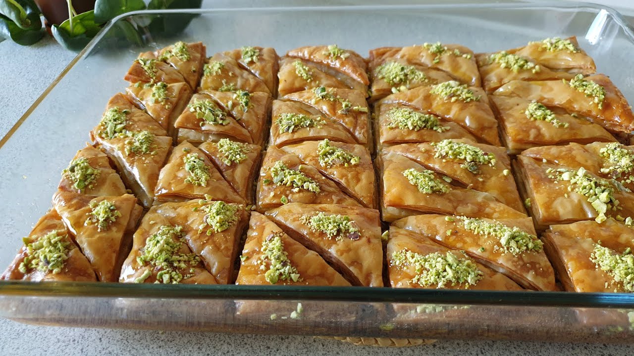 باقلوا / طرز تهیه باقلوا خوشمزه با خمیر خانگی مرحله به مرحله