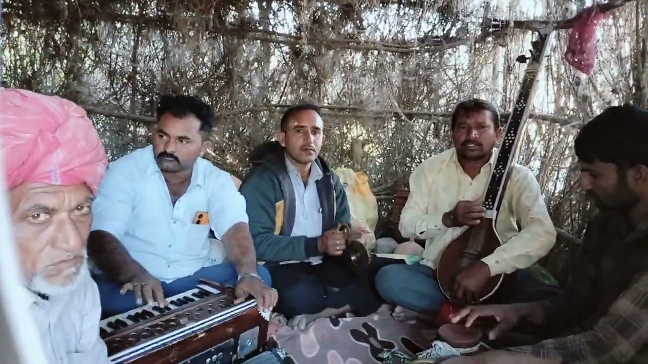देसी वीणा भजन गायक सुरता राम चतर गिरीं घड़ाई जितु कुमार हारमुनीयम पर प्रकाश @ youtbe, com