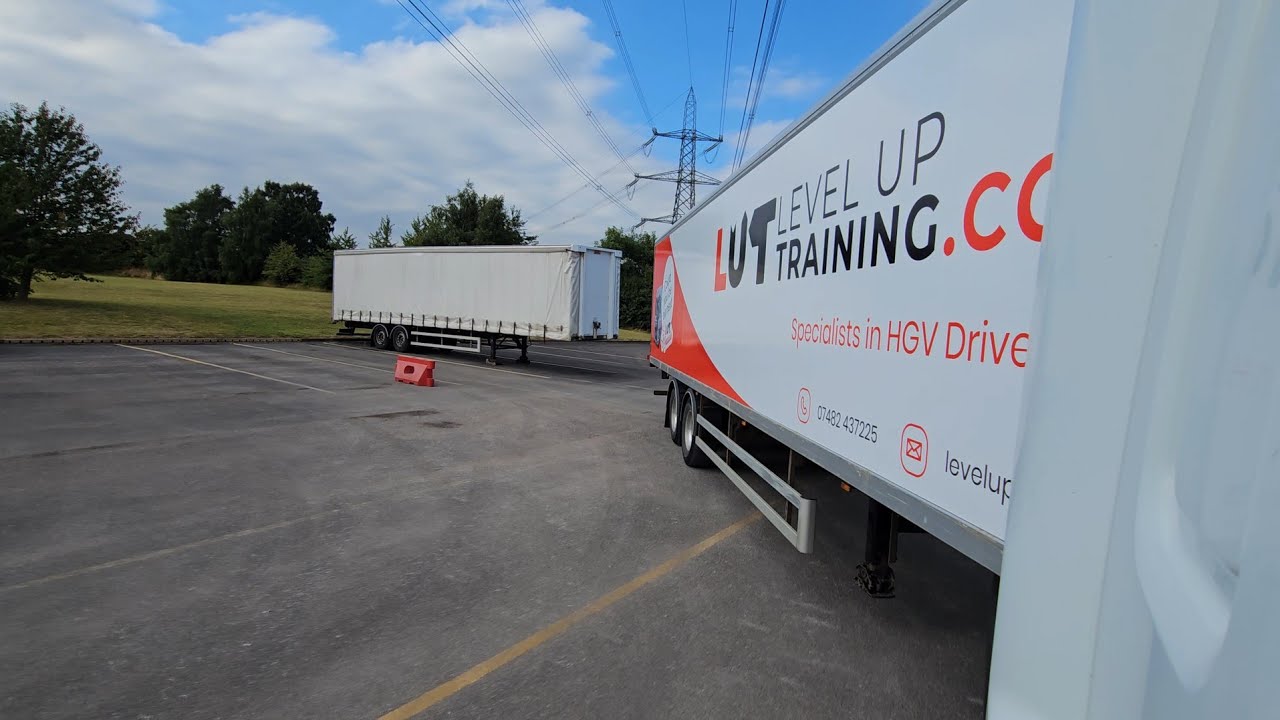 Rough Tip Number 1, C+E reversing, how little steering you actually need to get started.