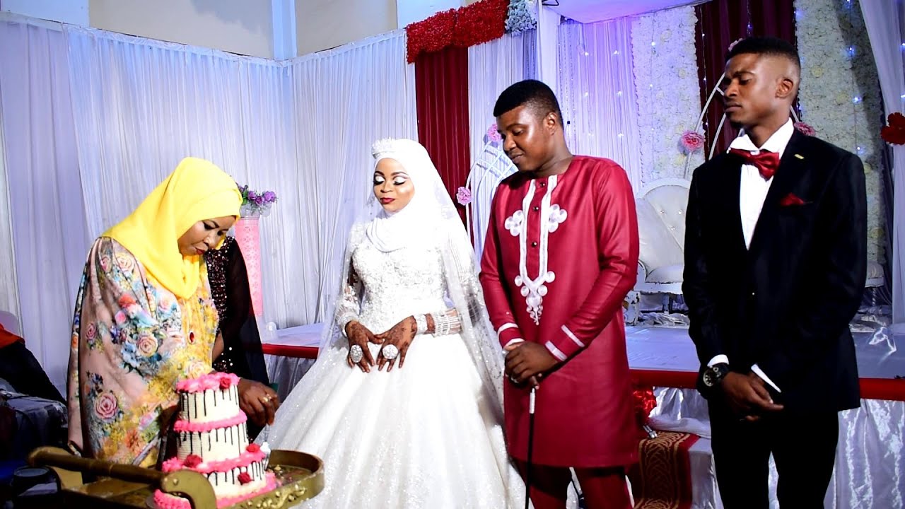 UKHTY ASHA AFANYA MAAJABU HOLINI KWA UKHTY MWANACHA WATU WOTE HOI FULL VIDEO QASWIDA