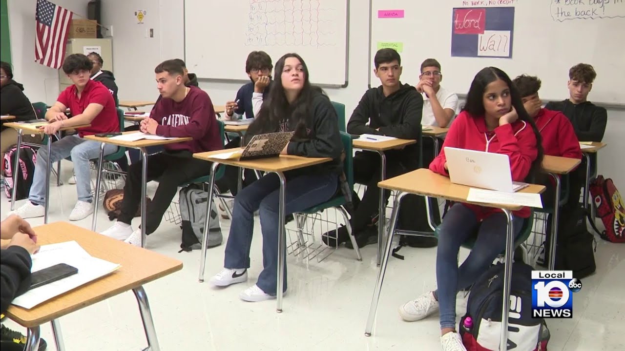 Over 330,000 students return to school in Miami-Dade County