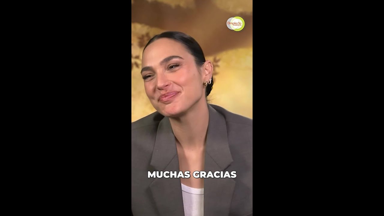 Gal Gadot le habla en español al espejo de 'Snow White' 👑🍎