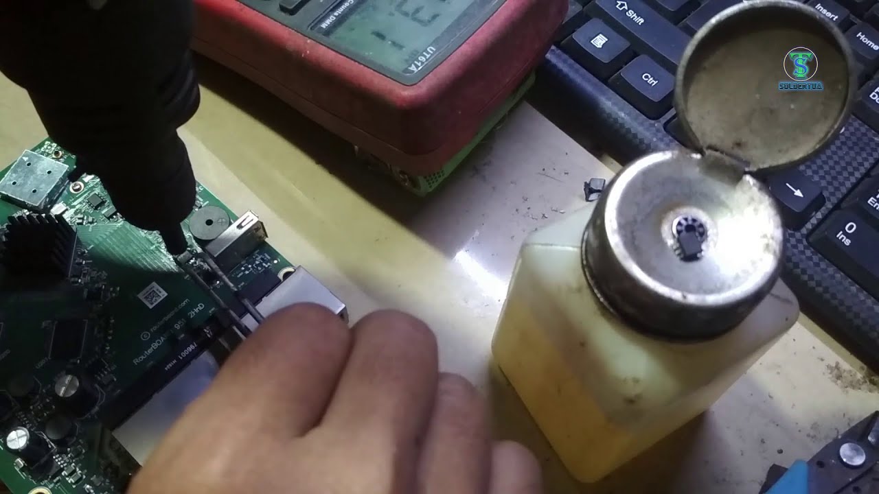Repair Mikrotik RB951ui-2hnd red led in port 5 always turn on