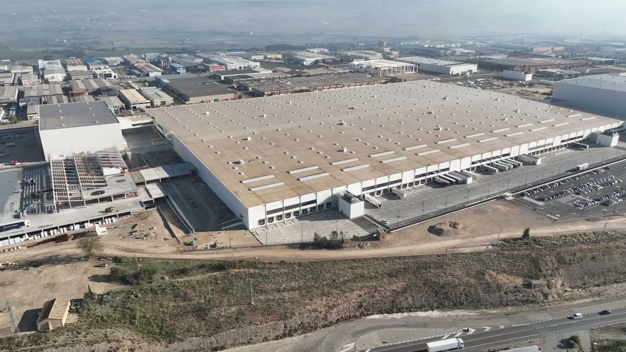 Dron sobrevolando el futuro proyecto Malpica Zaragoza. Noviembre 2025