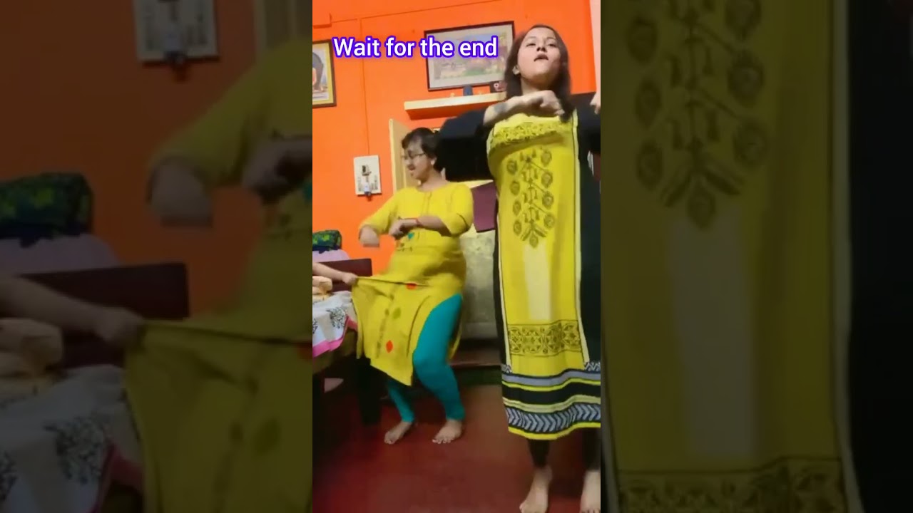 Late ...but still with the trend ..@sonaliroy3137 ..#sistersbond #dancelove #crazysane