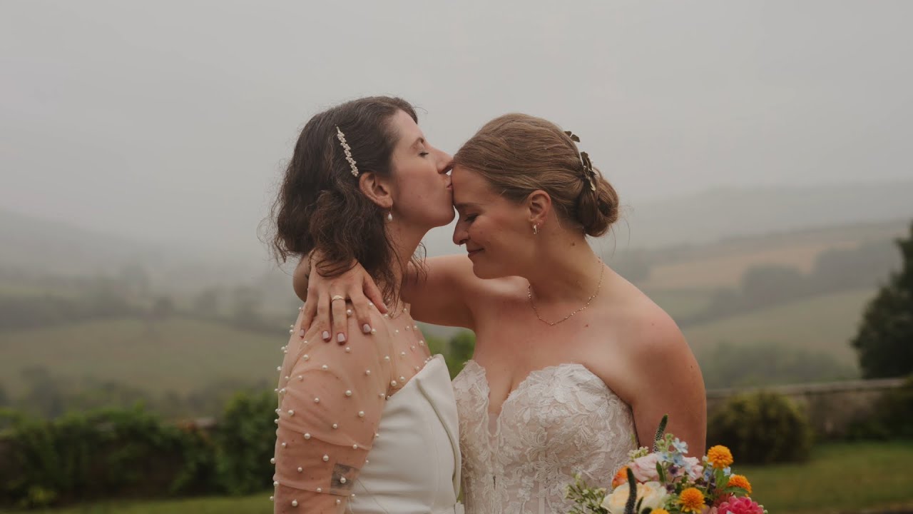 Harriet & Sara’s Romantic Summer Wedding at Hamswell House | Somerset Countryside Celebration