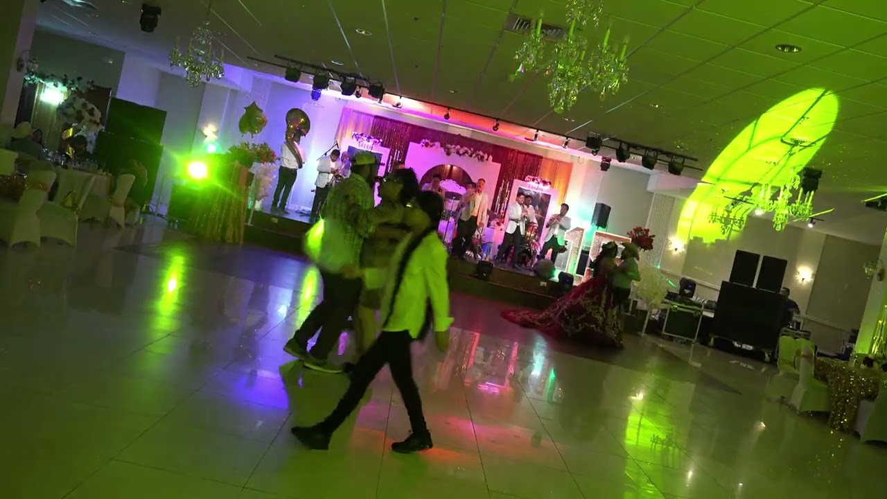 Quinceañera de la señorita  Bella en Charlotte NC Banda Inalcanzable de Mazatlan S y Sonido Aventura