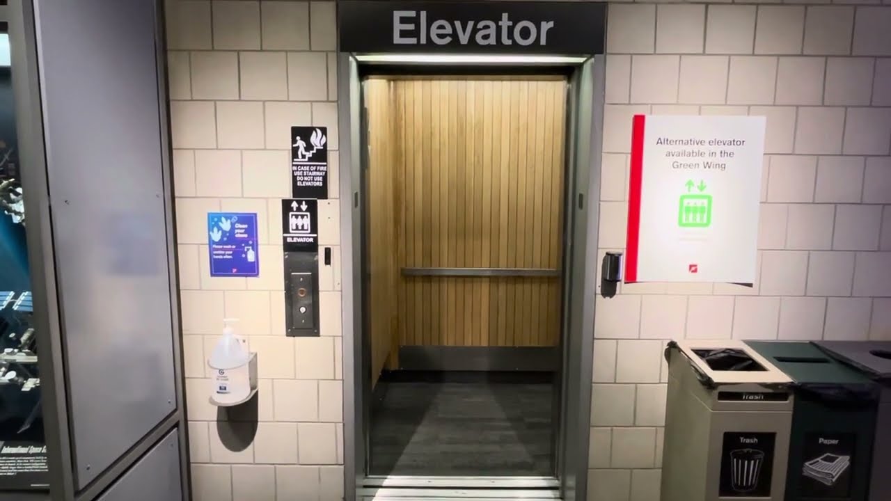 Beckwith Hydraulic Elevator @ the Museum of Science (Blue Wing) Boston, MA